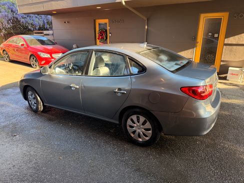 Used 2010 Hyundai Elantra GLS FWD image 1