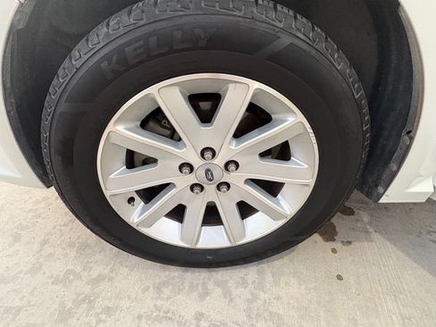 Used 2010 Ford Flex SEL FWD image 16