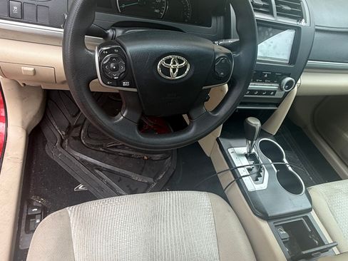 Used 2012 Toyota Camry LE FWD image 6
