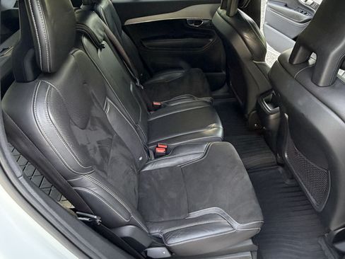 Used 2017 Volvo XC90 T5 R-Design w/ Vision Package FWD image 10