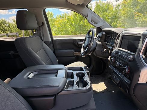 Used 2022 Chevrolet Silverado 1500 RST image 13