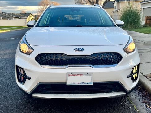 Used 2020 Kia Niro LXS FWD image 6