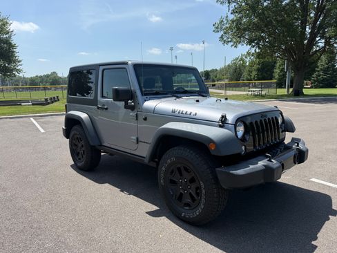 Used 2016 Jeep Wrangler Sport AWD/4WD image 4