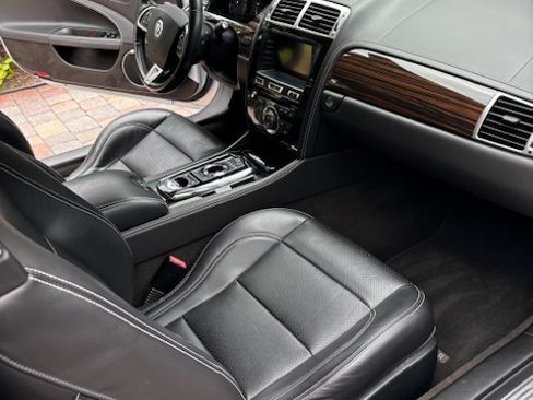 Used 2012 Jaguar XK Convertible image 9