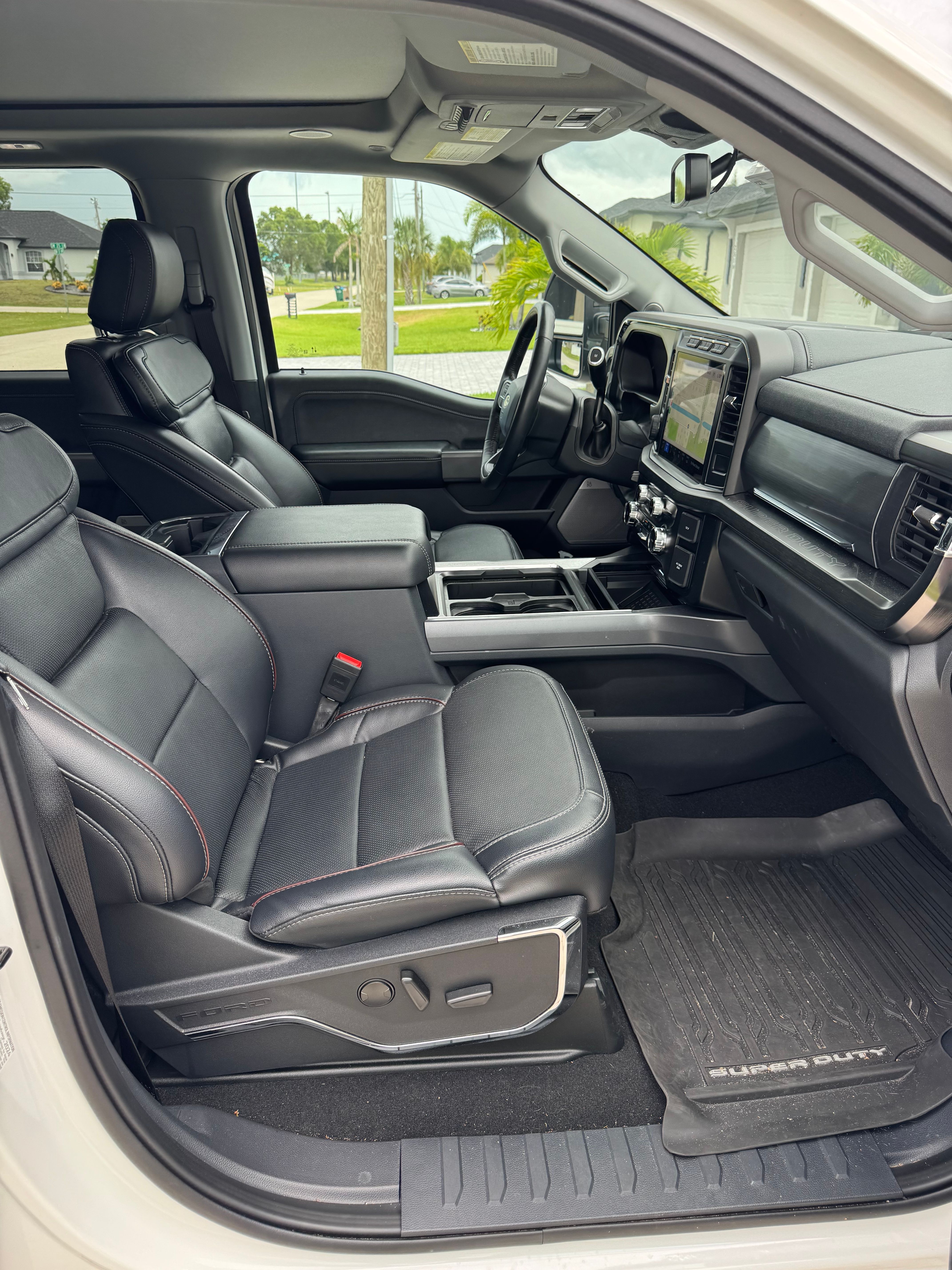 Used 2024 Ford F250 Lariat w/ Lariat Ultimate Package AWD/4WD image 15