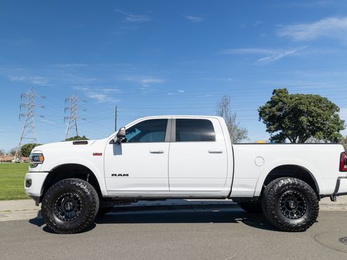 Used 2021 RAM 2500 Laramie w/ Night Edition image 15