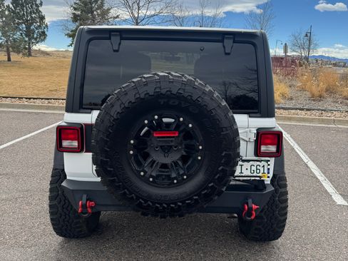 Used 2021 Jeep Wrangler Unlimited Rubicon AWD/4WD image 8