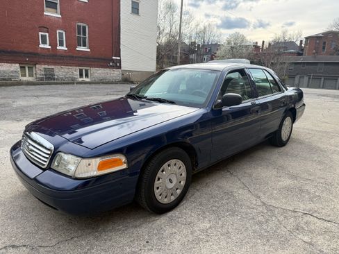 Used 2004 Ford Crown Victoria image 5