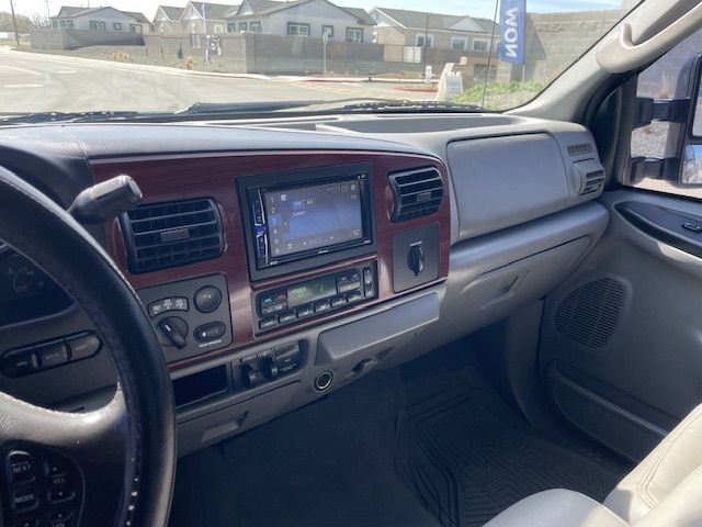 Used 2006 Ford F250 Lariat AWD/4WD image 12