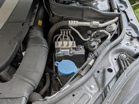 Used 2010 Mercedes-Benz E 350 4MATIC Sedan image 9