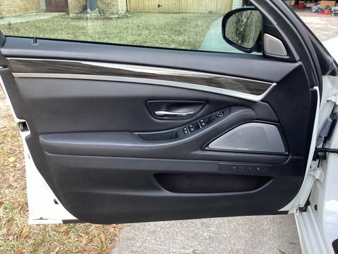 Used 2013 BMW M5 image 16