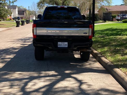 Used 2019 Ford F350 Platinum w/ Platinum Ultimate Package image 6