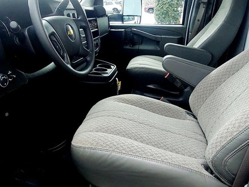 Used 2025 Chevrolet Express 3500 w/ Power Convenience Package image 14
