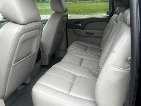 Used 2013 Chevrolet Avalanche LT w/ All-Star Edition AWD/4WD image 9