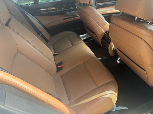 Used 2013 BMW 750i RWD image 9