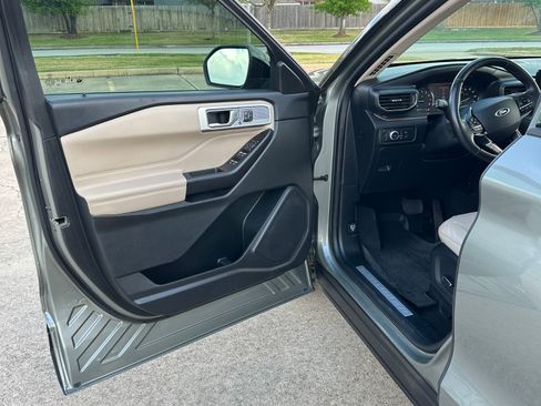 Used 2020 Ford Explorer Limited image 26