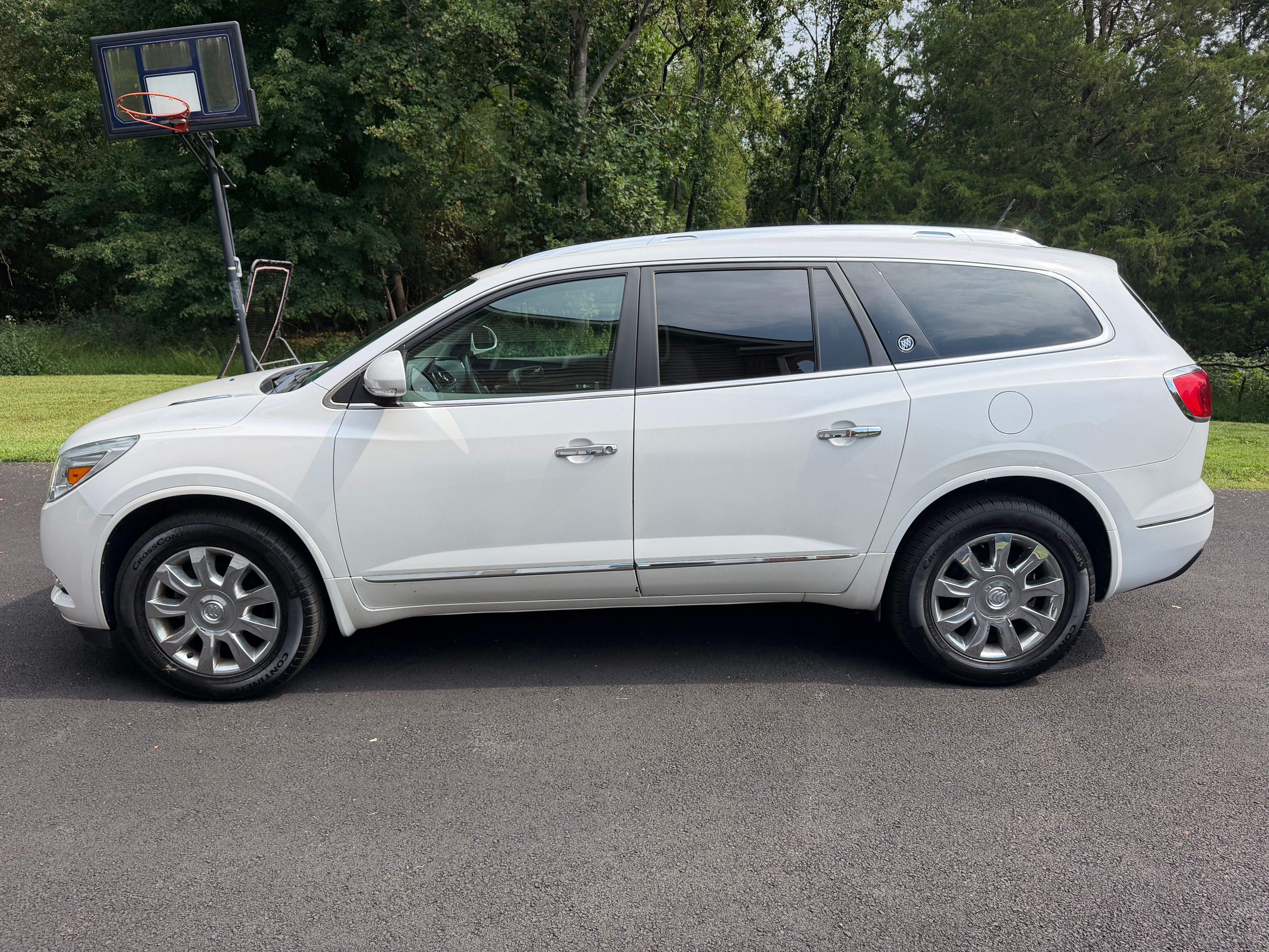 Used 2017 Buick Enclave Premium AWD/4WD image 8