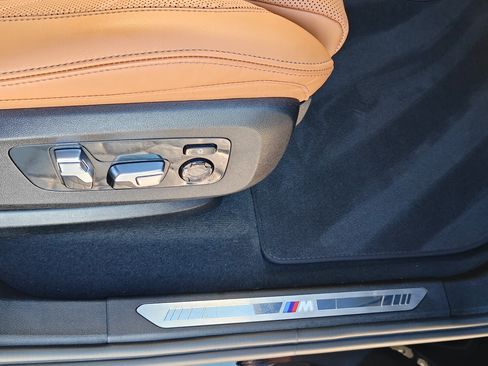 Used 2023 BMW X6 xDrive40i w/ Executive Package image 18