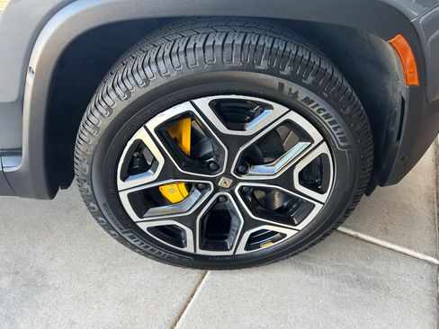 Used 2022 Rivian R1S Launch Edition AWD/4WD image 24