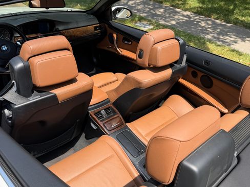 Used 2009 BMW 335i Convertible RWD image 10