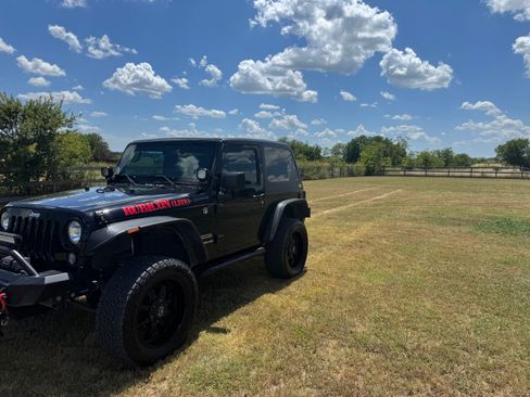 Used 2015 Jeep Wrangler Sport w/ Quick Order Package 23S AWD/4WD image 2