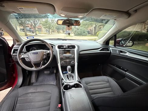 Used 2015 Ford Fusion SE image 14