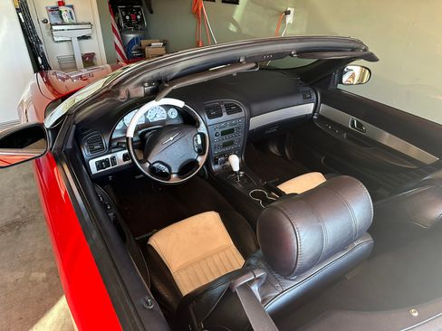 Used 2004 Ford Thunderbird image 8