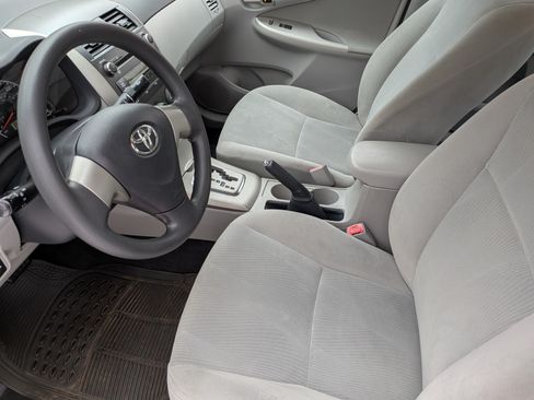 Used 2011 Toyota Corolla image 6