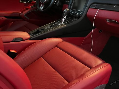 Used 2015 Porsche 911 Turbo S image 4