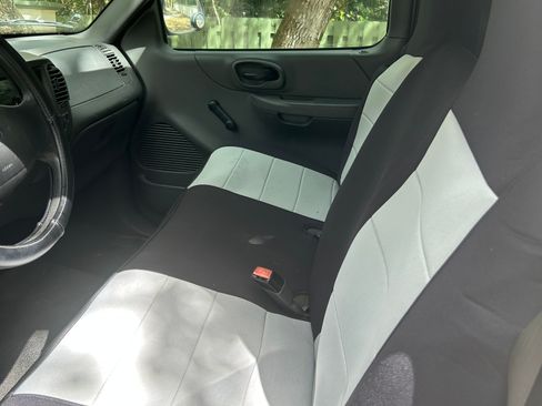 Used 2004 Ford F150 XL image 12