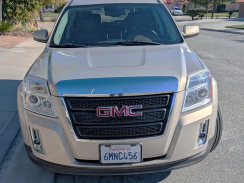 Used 2010 GMC Terrain SLT image 8