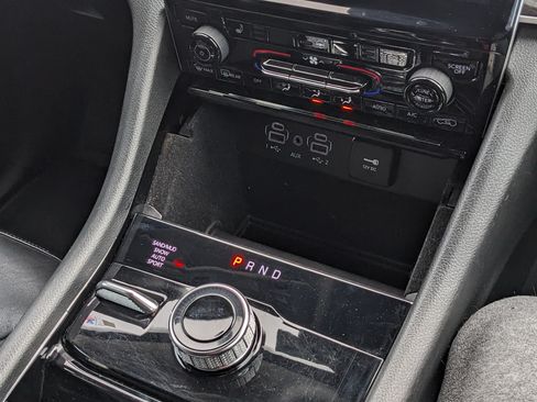 Used 2022 Jeep Grand Cherokee L Limited w/ Black Appearance Package image 8