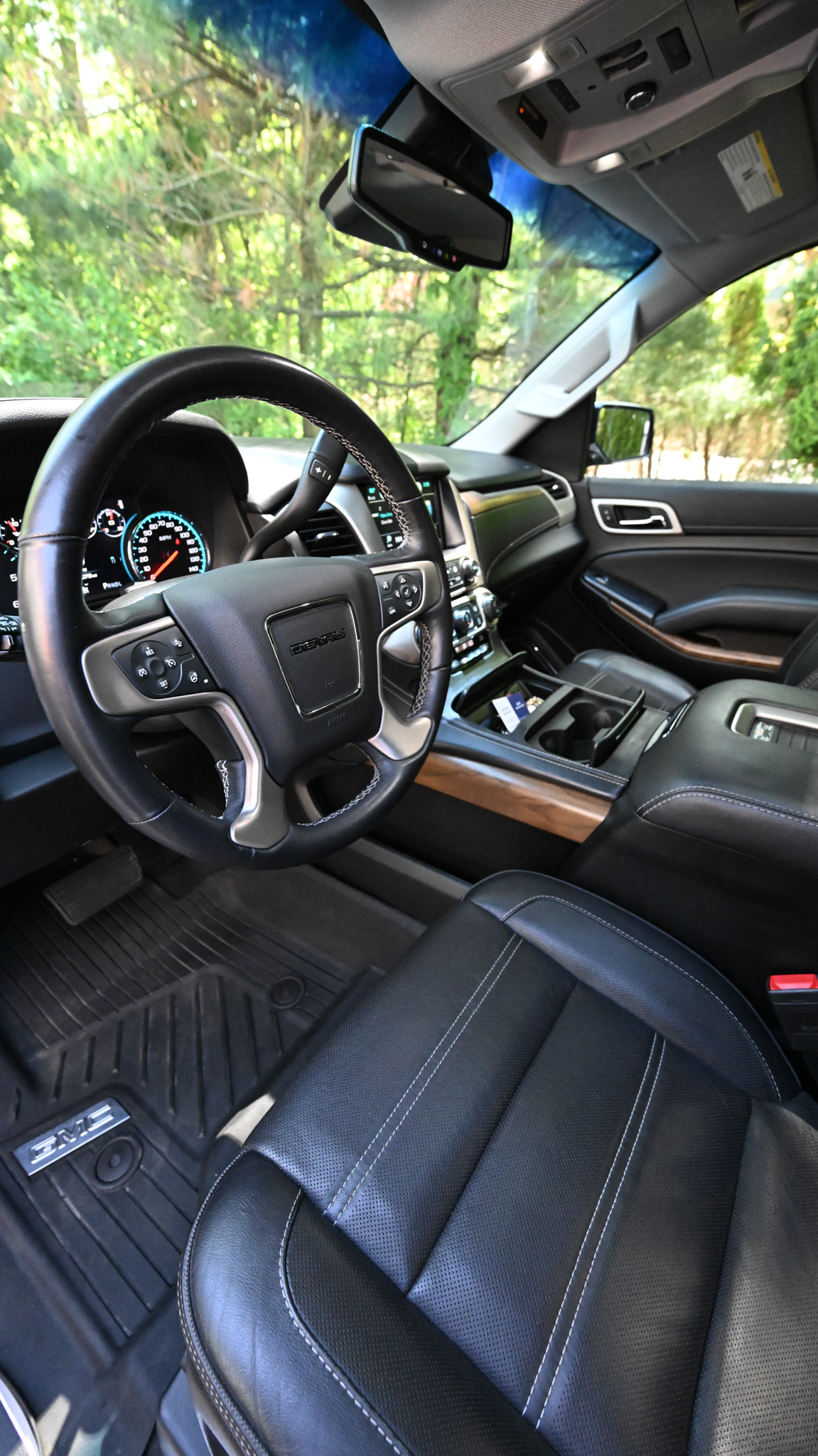 Used 2020 GMC Yukon Denali w/ Denali Ultimate Package AWD/4WD image 8