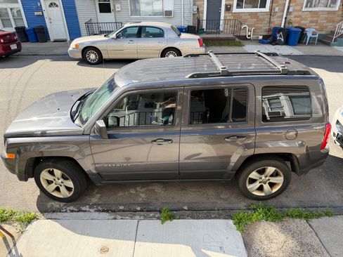 Used 2014 Jeep Patriot Latitude w/ Mopar Trailer Tow Group AWD/4WD image 5