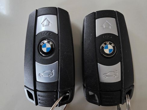 Used 2011 BMW Z4 sDrive35is image 8