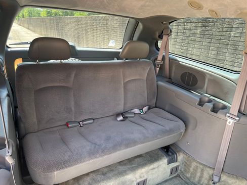 Used 2005 Dodge Grand Caravan SE w/ Popular Equipment Group I FWD image 10