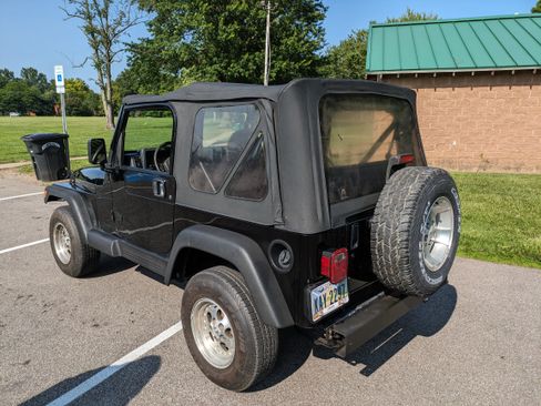 Used 1997 Jeep Wrangler Sport image 4
