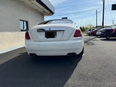 Used 2015 Rolls-Royce Wraith RWD image 2