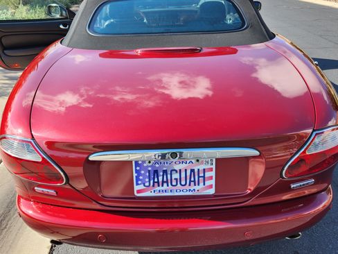 Used 2004 Jaguar XK8 Convertible image 11