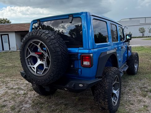 Used 2022 Jeep Wrangler Unlimited Sport w/ Sun And Sound Package AWD/4WD image 6