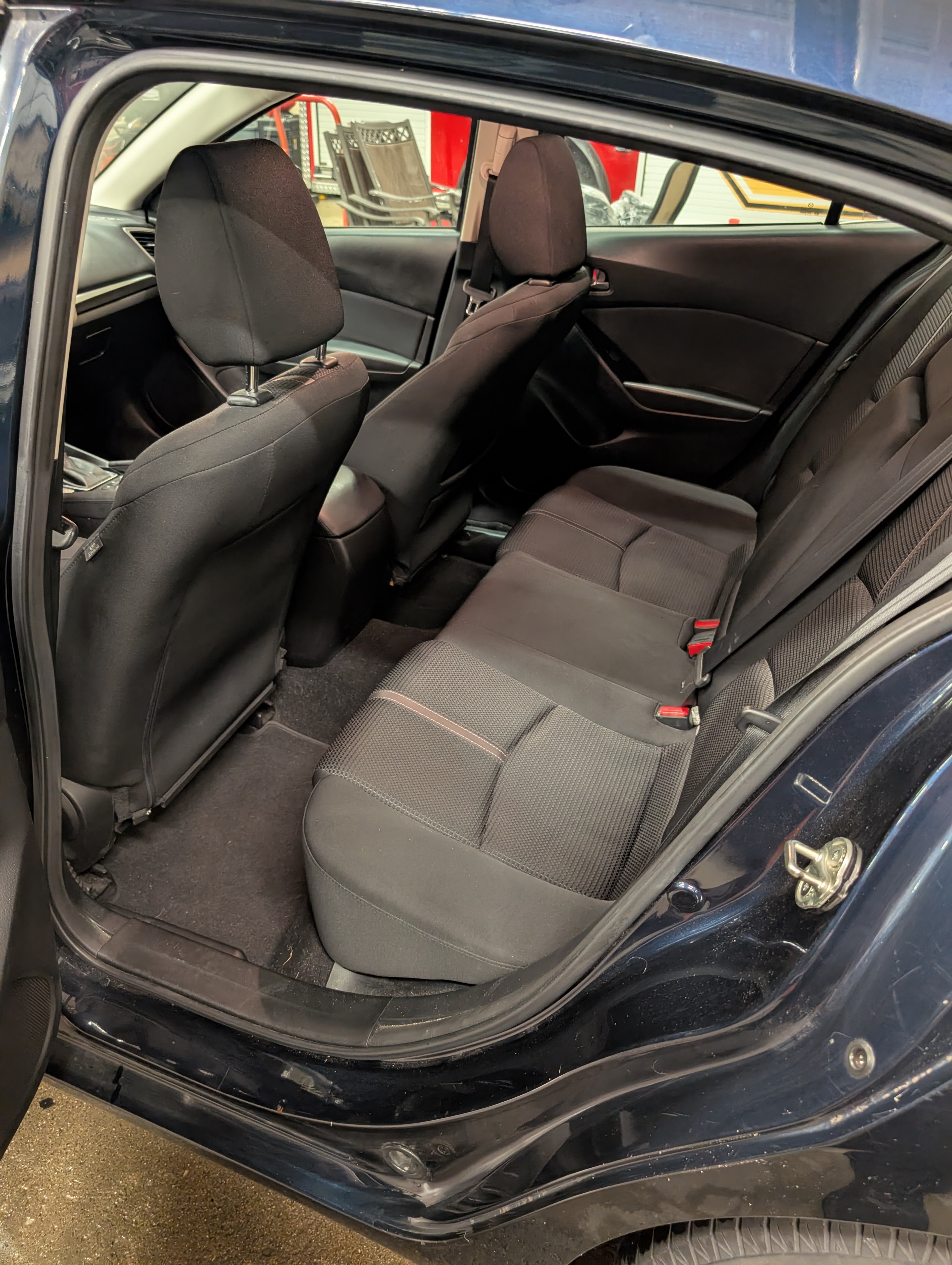 Used 2018 MAZDA MAZDA3 Sport w/ Preferred Equipment Package FWD image 10