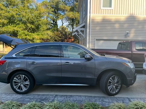 Used 2017 Acura MDX FWD w/ Technology Package image 2