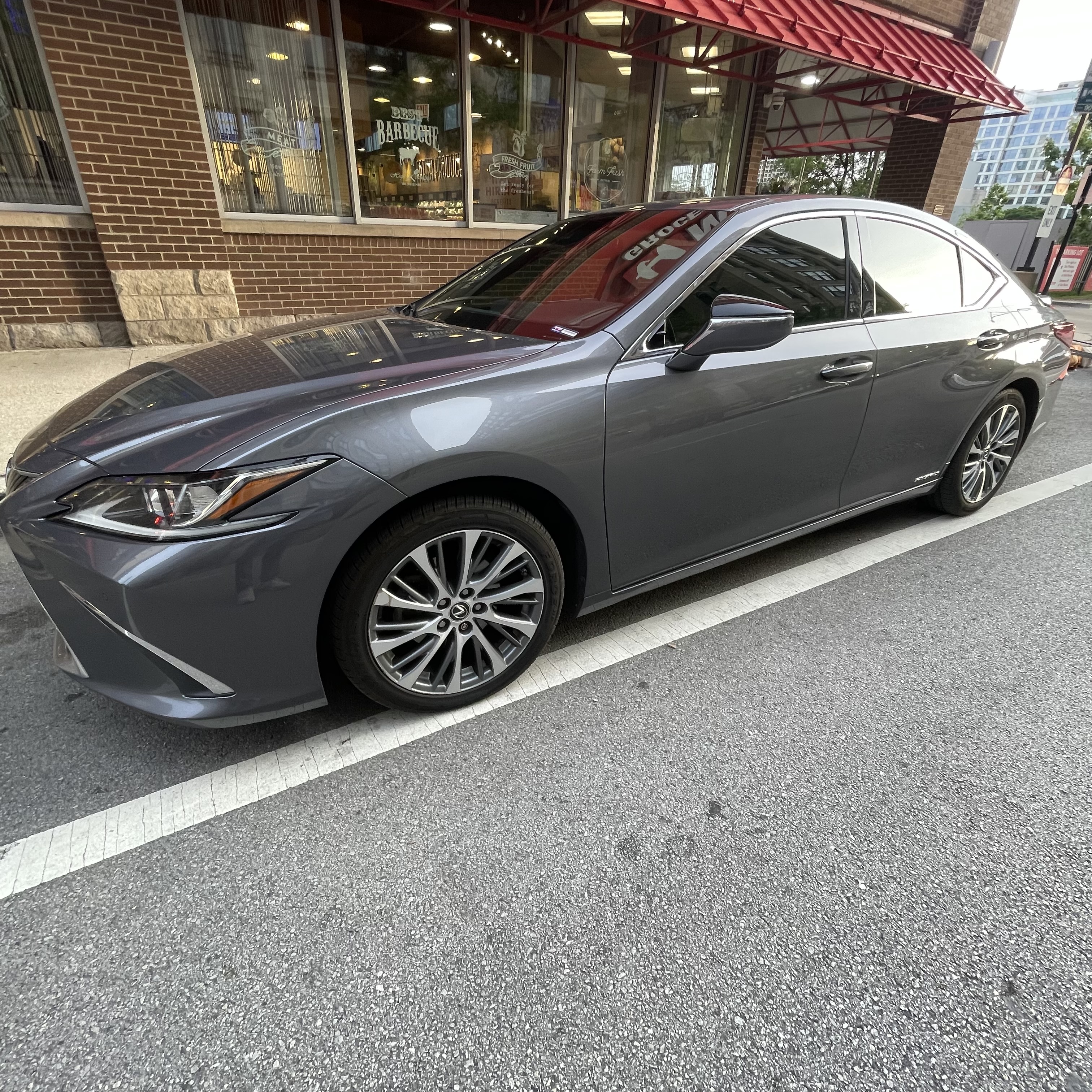 Used 2020 Lexus ES 300h w/ Premium Package FWD image 6