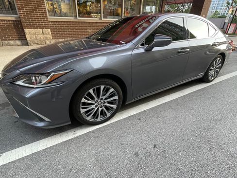 Used 2020 Lexus ES 300h w/ Premium Package FWD image 6