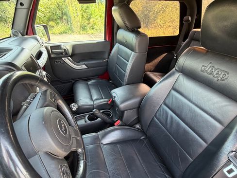 Used 2012 Jeep Wrangler Rubicon w/ PWR Convenience Group AWD/4WD image 6