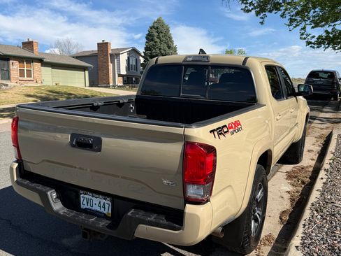 Used 2016 Toyota Tacoma TRD Sport w/ Towing Package AWD/4WD image 10