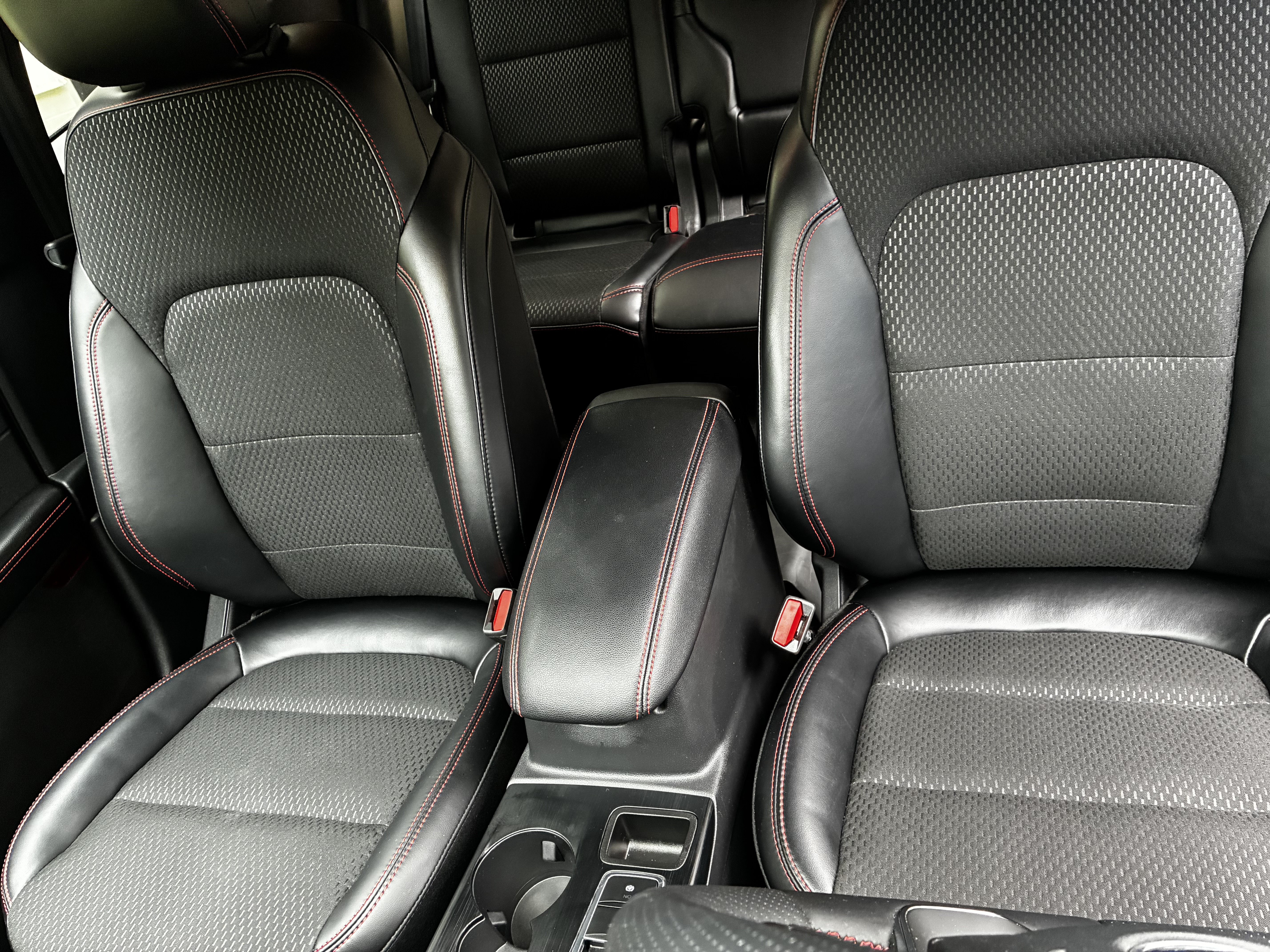 Used 2025 Ford Escape ST-Line Select w/ Tech Pack #1 AWD/4WD image 12