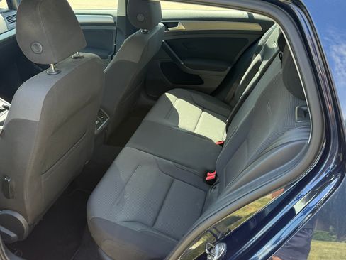 Used 2016 Volkswagen Golf S FWD image 10