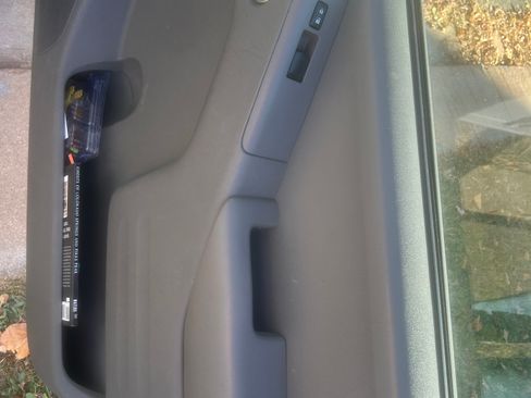 Used 2019 Nissan Frontier SV image 15