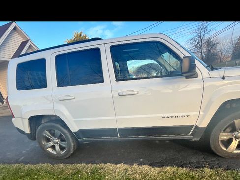Used 2015 Jeep Patriot High Altitude image 5